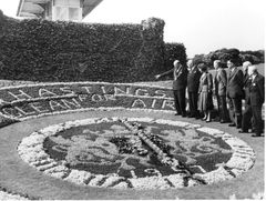 Dignitries-being-shown-the-Floral-Clock-at-White-Rock-Gardens-c1956